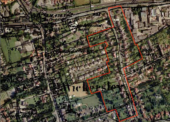 Figure 4: Part of the ‘Wickersley and Bramley Early 20th Century Suburbs’ character area (outlined in red) showing housing developed along both sides of a probable medieval back lane, with the housing to the west of the lane reusing, but subdividing, older burgage boundaries.